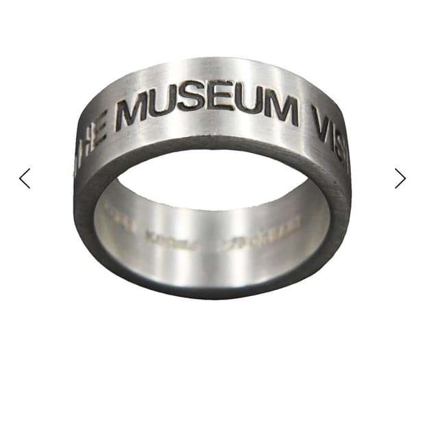 더뮤지엄비지터 반지