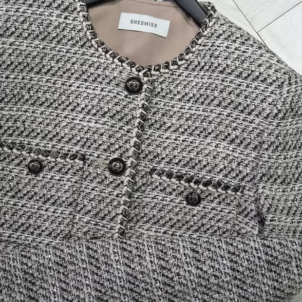 쉬즈미스 트위드 자켓 55사이즈 (1회 착용)