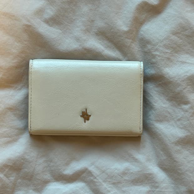 파인드카푸어 반지갑 플랩 카드지갑 - 페일그린 화이트