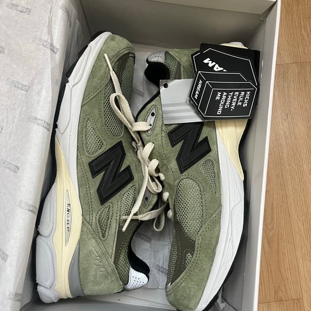 뉴발란스 자운드 990v3 올리브 270