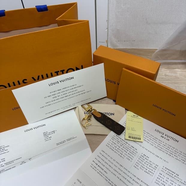 (새상품급, 풀구성) 루이비통 모노그램 체리키드 키링