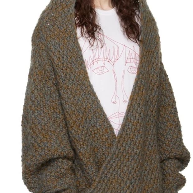 [OS] Bless 브이 넥 후디 스웨터 23AW