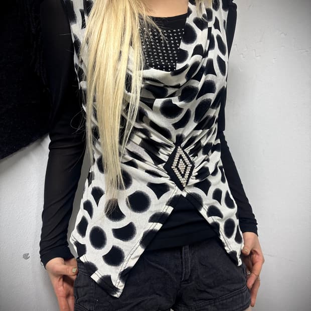 “Vintage” 00’s Layered Design Dot Patter