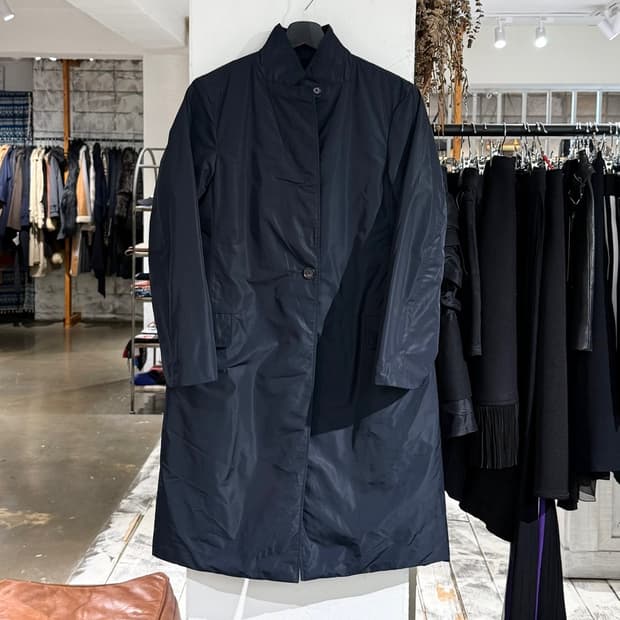 질샌더 네이비 하이넥 버튼 폴리 코트