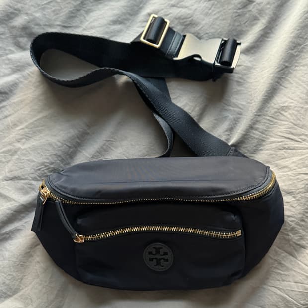 토리버치 나일론 벨트백 네이비