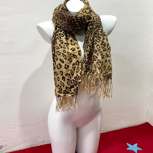 Basic Leopard Scarf 