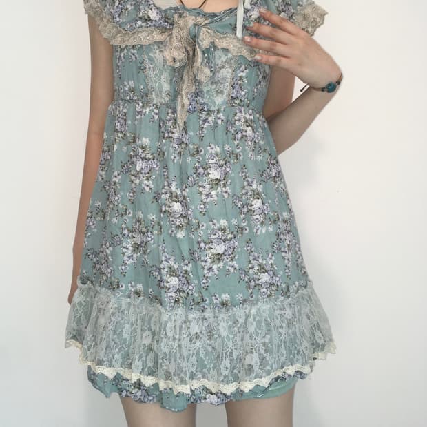 axes femme romantic lace dress
