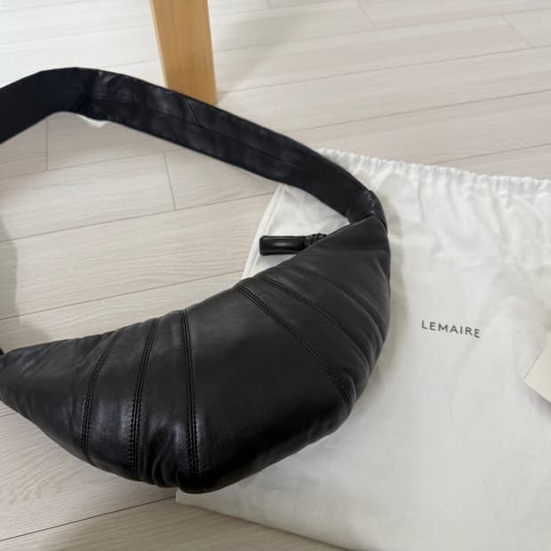 르메르 크루아상백 스몰 양가죽 검정 