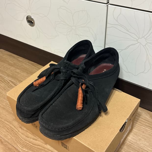 클락스 왈라비 블랙
