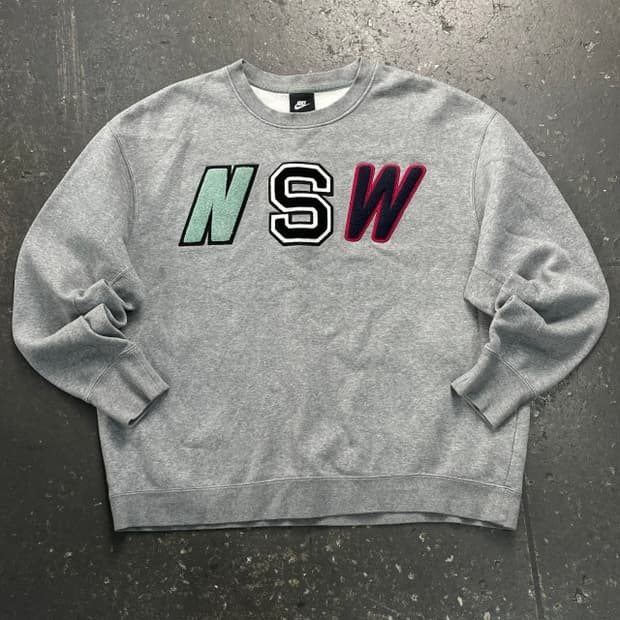 105 나이키 NSW 맨투맨