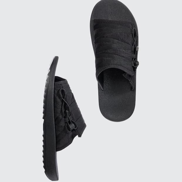 유니클로 C 슬라이드 샌들