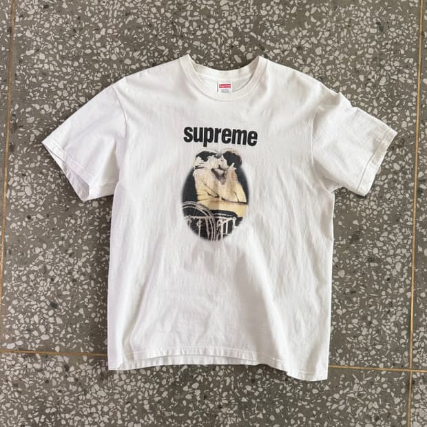 슈프림 suede kiss 티셔츠