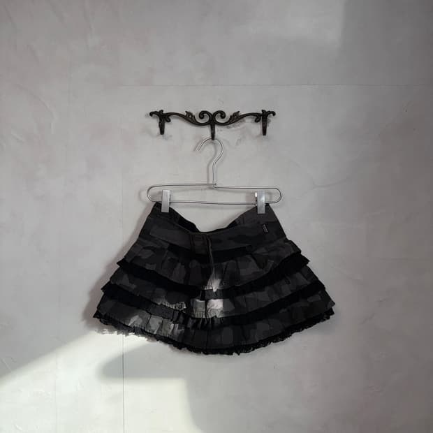 Charcoal camouflage belted lace skirt