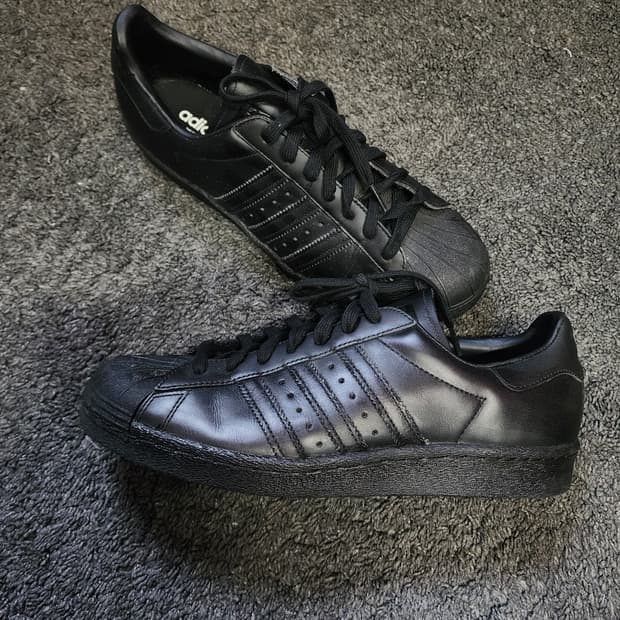 아디다스 슈퍼스타 올블랙  280사이즈 