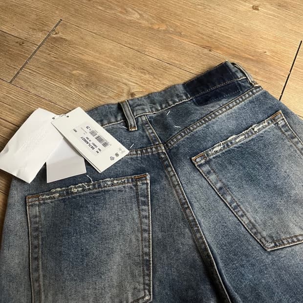 29] 티모시착 디스트레스드 데님