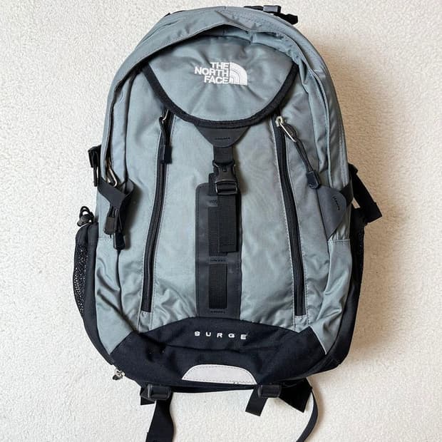 노스페이스 고프코어 Surge 백팩 A1859