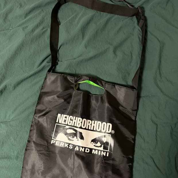 네이버후드 x pam 크로스백(키링포함)