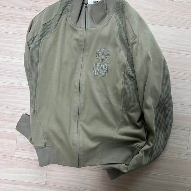 MPa CONTRAST ZIPPED JACKET