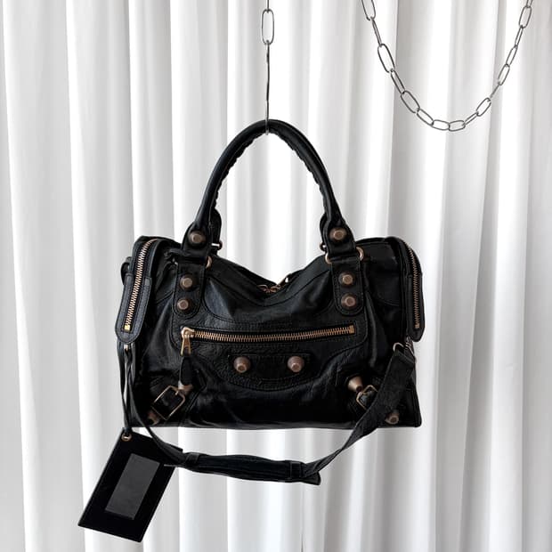 발렌시아가 시티 모터백 블랙