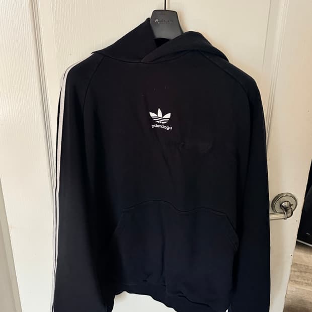 [3] 발렌시아가 X 아디다스 후드티