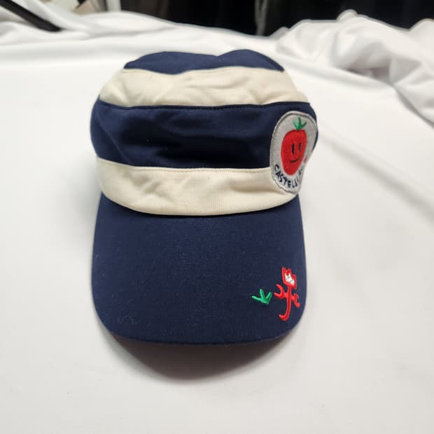 Castelbajac 토마토 자수캡🧢 귀여운 컬러 조합!
