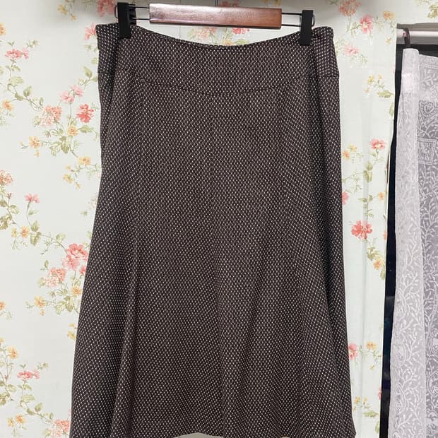브라운 도트 미디 스커트