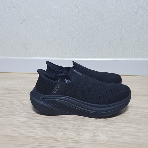 스케쳐스 맥스쿠셔닝 슬립온 255