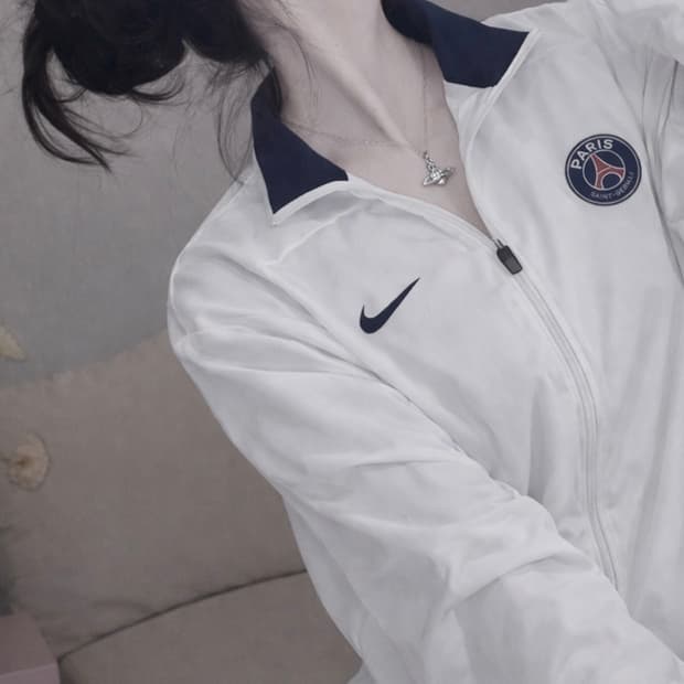 🐰나이키 파리생제르망 파생제 화이트 유일매물 점퍼🪽