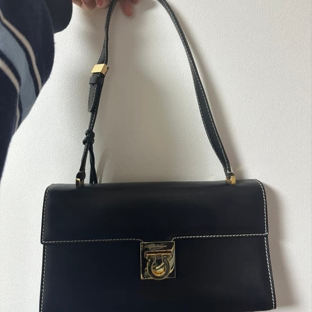 페라가모 블랙 켈리백 미니거울 포함