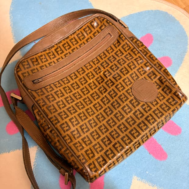 펜디 FF 로고 숄더백