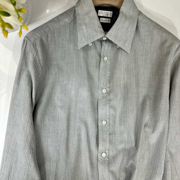 브루넬로 쿠치넬리 슬림핏 그레이 버튼업 셔츠