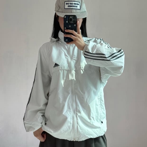 아디다스 화이트 올드스쿨 바람막이