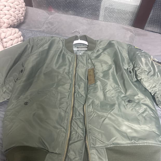 브론슨ma-1 kr ver xl 판매합니다 