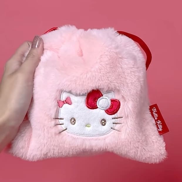 헬로키티 쿠지 핑크 퍼 조리개 파우치