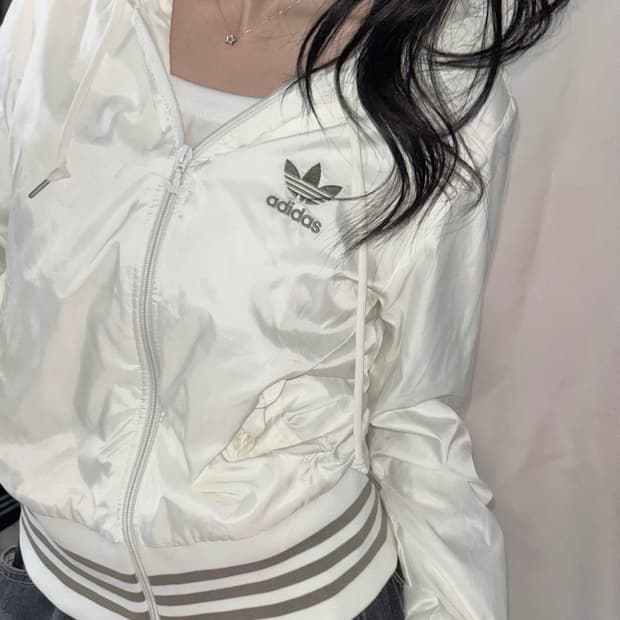 🐰아디다스 화이트 글리터 파이어버드 자수 후드집업 점퍼🪽🤍