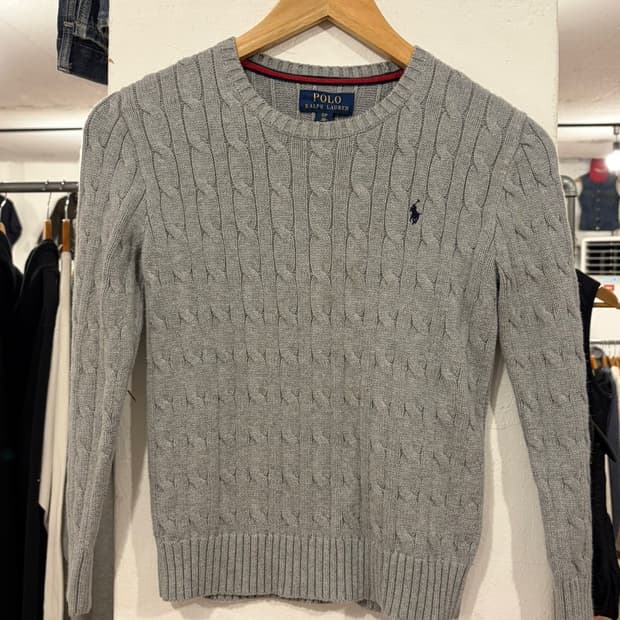 폴로 꽈베기 니트