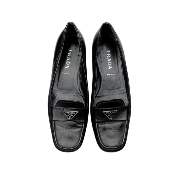 프라다 37.5 삼각 로고 플랫 로퍼 . 초콜릿