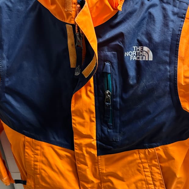 노스페이스 바람막이 패딩