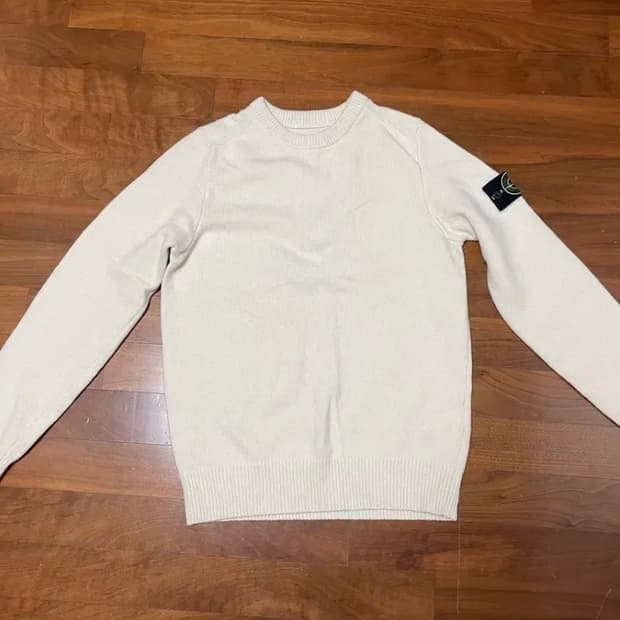 스톤아일랜드 아이보리 니트 스웨터