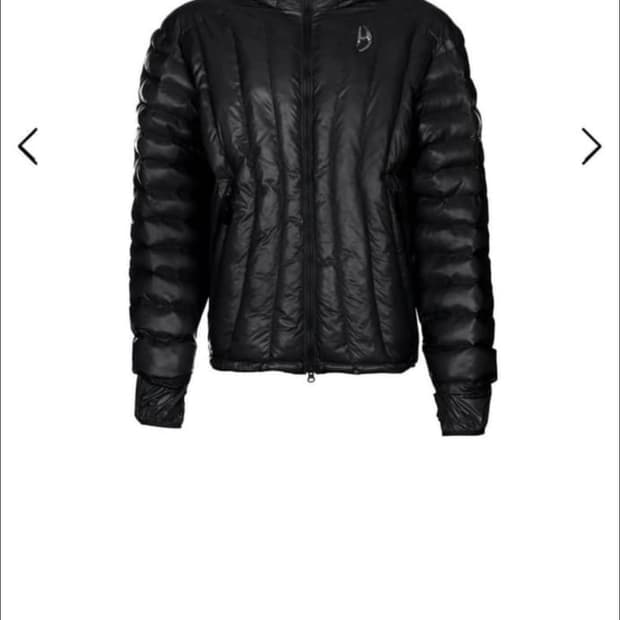 디서먼트 경량패딩 에센셜 블랙