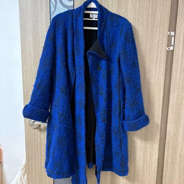 Armani collezioni. Blue wool coat