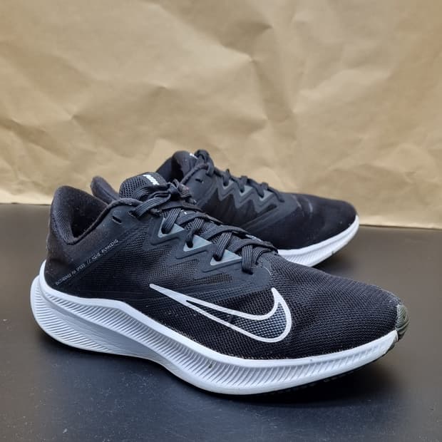 나이키 퀘스트3 운동화 250