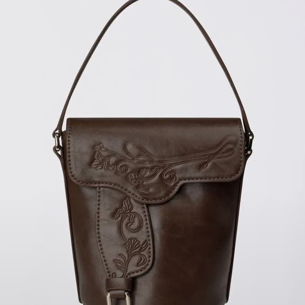 스컬프터 Saddle Bucket Bag