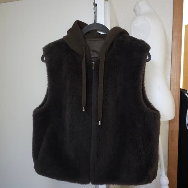 더 엣지 후드 양모베스트 77