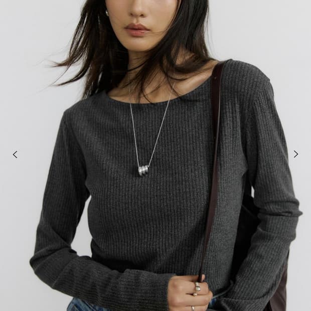 택o 새상품) 노멜렛 발레리 보트넥 롱슬리브 차콜