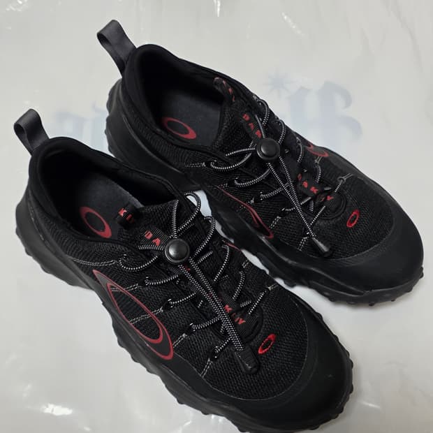 오클리 엣지 플렉스 블랙아웃 280