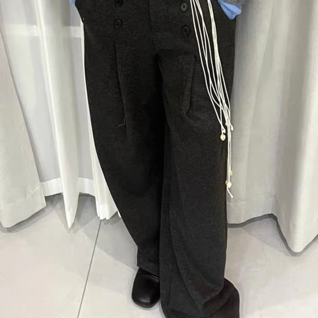 버튼 디테일 트라우저