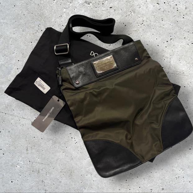 돌체앤가바나 메신저백 크로스백 카키 더스트백