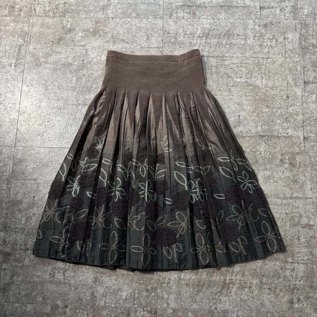 유니크 자수 플리츠 스커트 