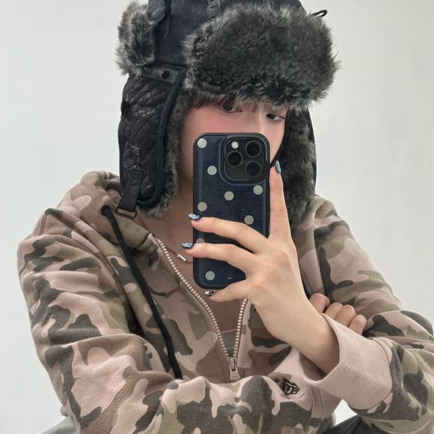 햇츠온 블랙 스터드 트루퍼햇